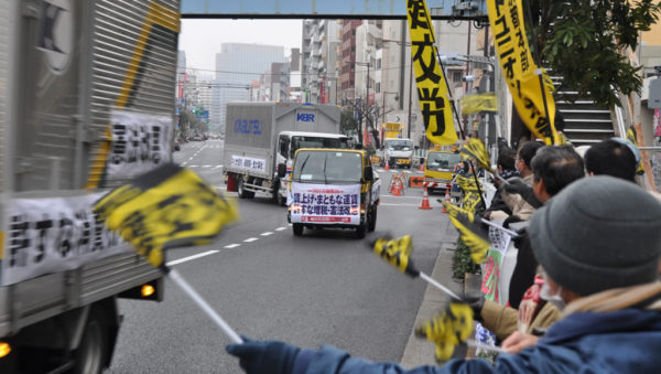 トラック運転者なら誰でも年収500万円以上を